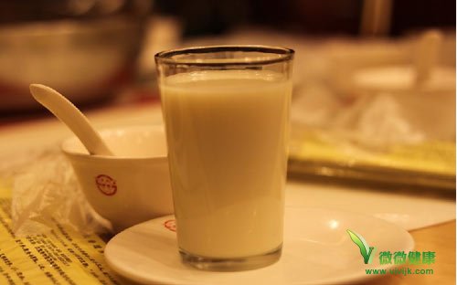 豆浆和牛奶 哪种才是适合你的减肥食物？